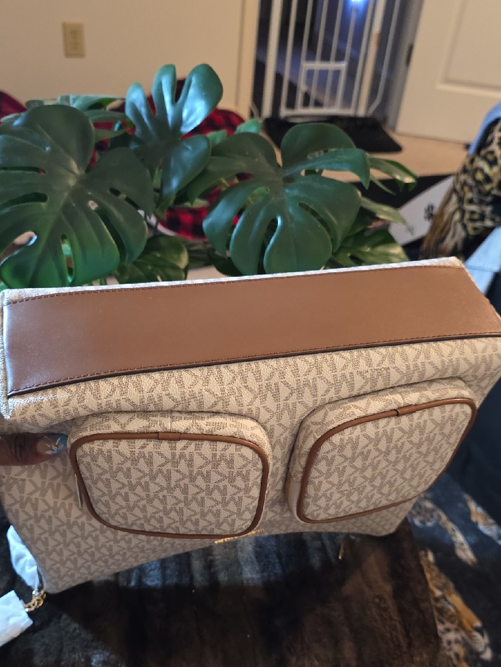 NWT  Michael Kors Cream Signature MK Logo Shoulder Bag with Double Front Pockets - Picture 7 of 12